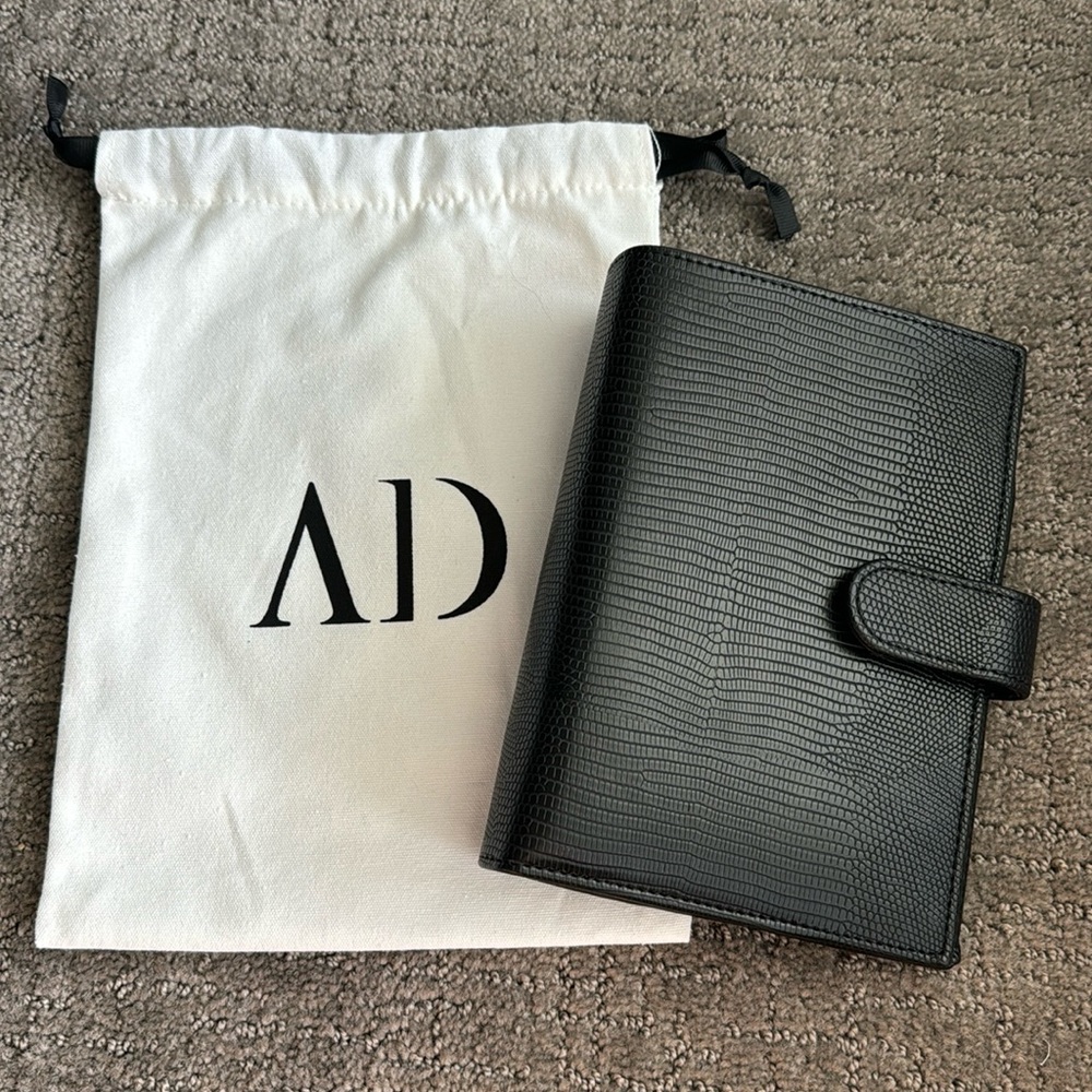 The Aesthetic Dollar Black with Silver Hardware A6 Binder